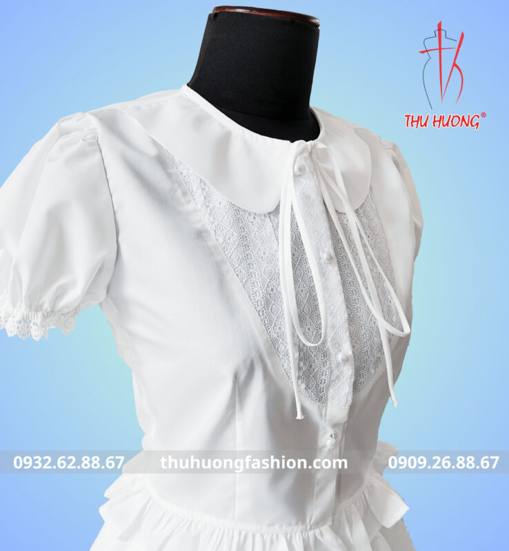 Ao thoi trang white ren day truoc phai